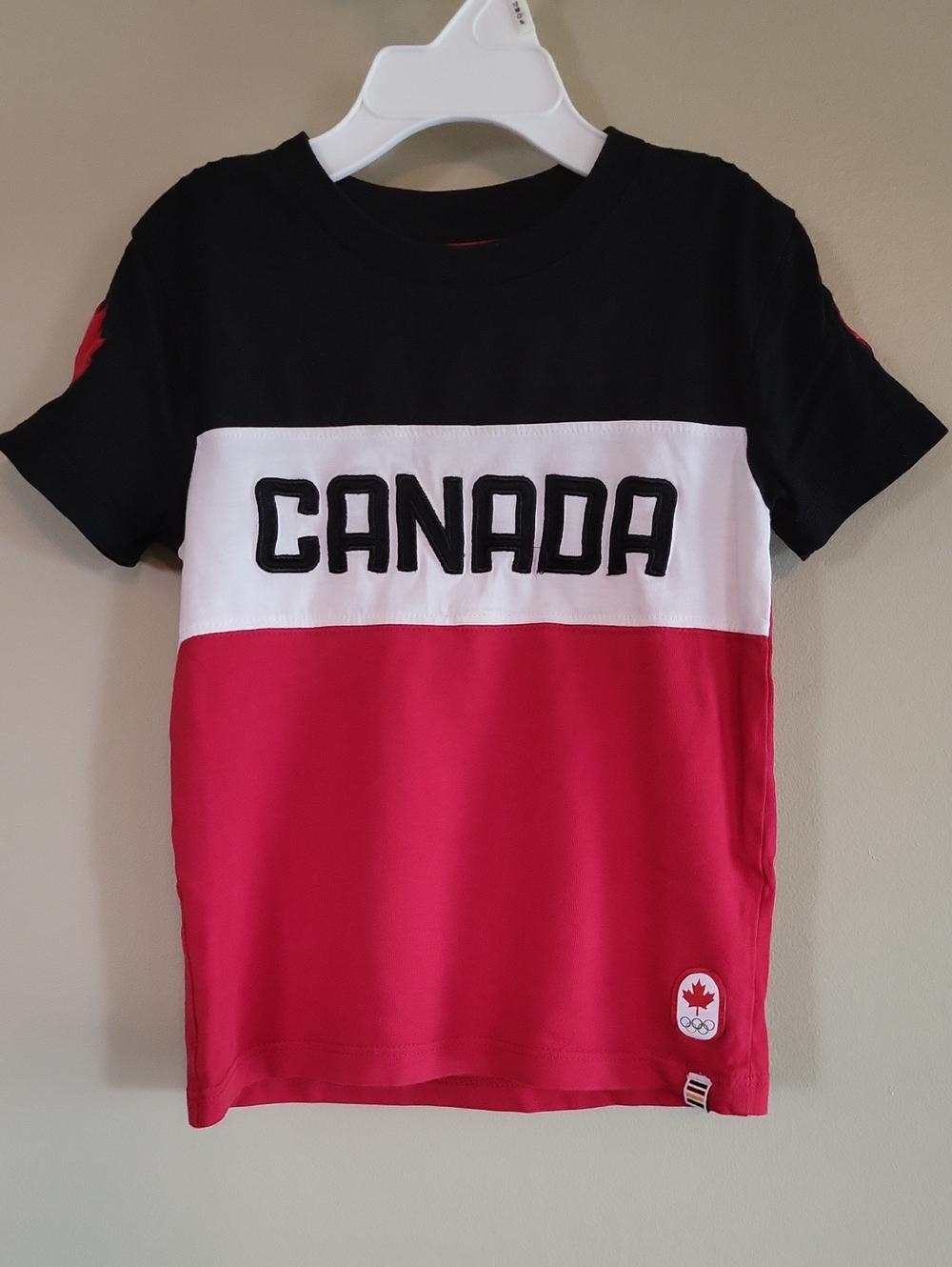 Hudson's Bay Canada red/white/black tee shirt